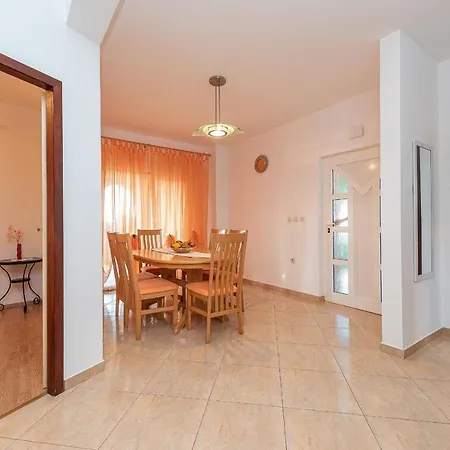 Apartman Buskulic Anamarija Vir
